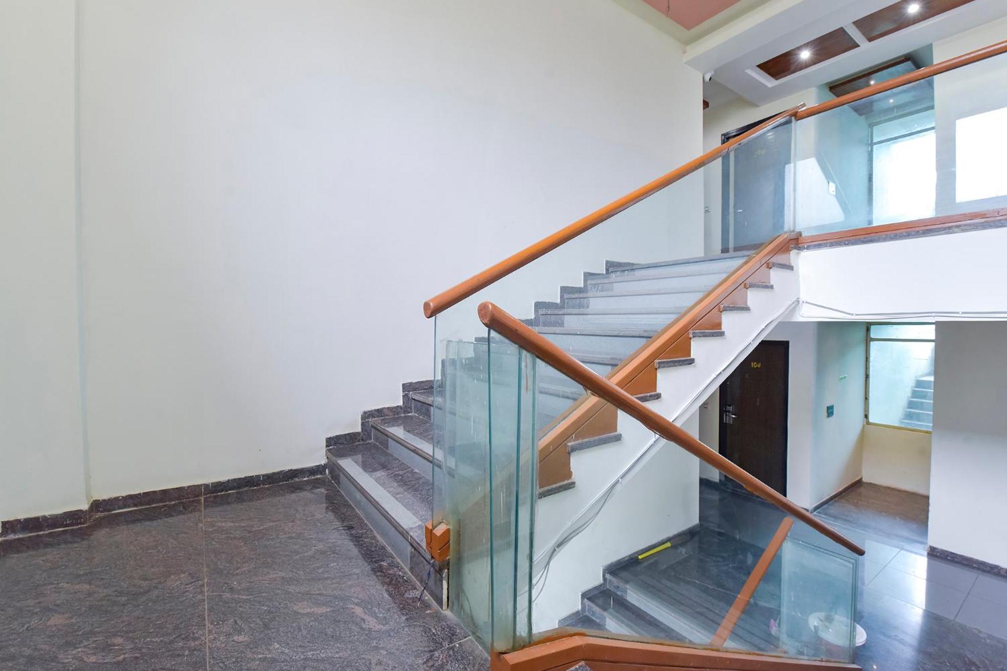 Fabhotel A1 Plaza Ахмедабад Екстериор снимка